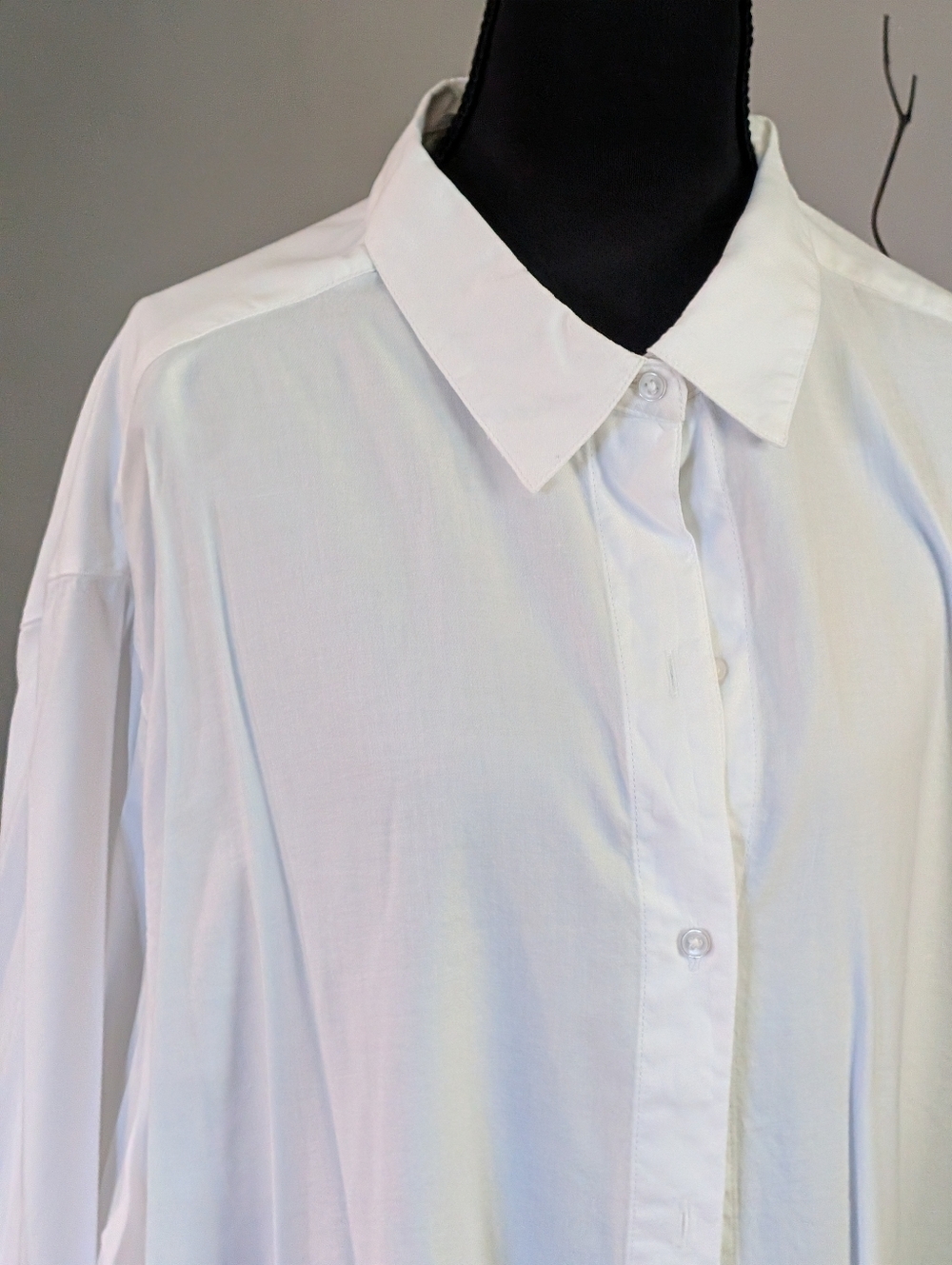 a.n.a White Boyfriend Button Down Shirt Women’s 1X Oversized Collared Blouse New